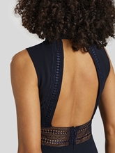 Bild von Abendkleid mit Spitzeneinsatz